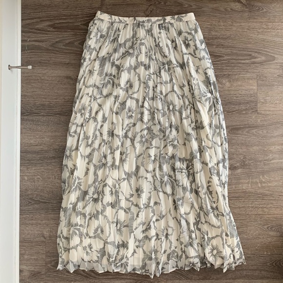 Banana Republic Floral Pleated Maxi Skirt